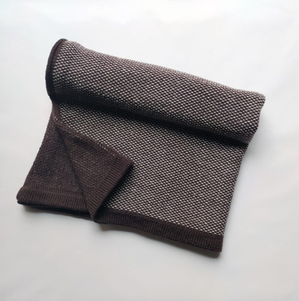 couverture bébé douce et agréable pour emmitoufler bébé.