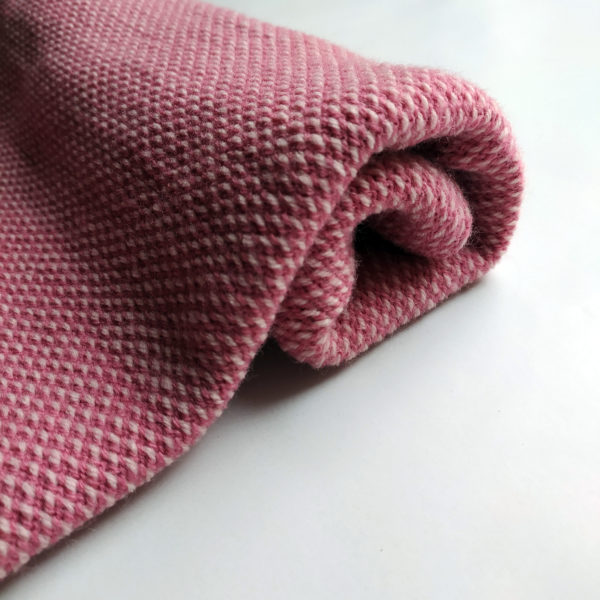 couverture bébé très pratique, grandes dimensions.