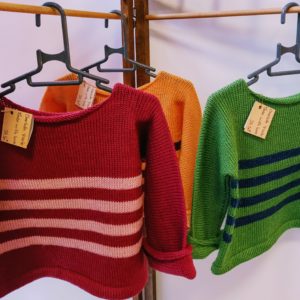 Pulls enfant à rayures tricotés dans le Nord (59) par charlotte tricote.