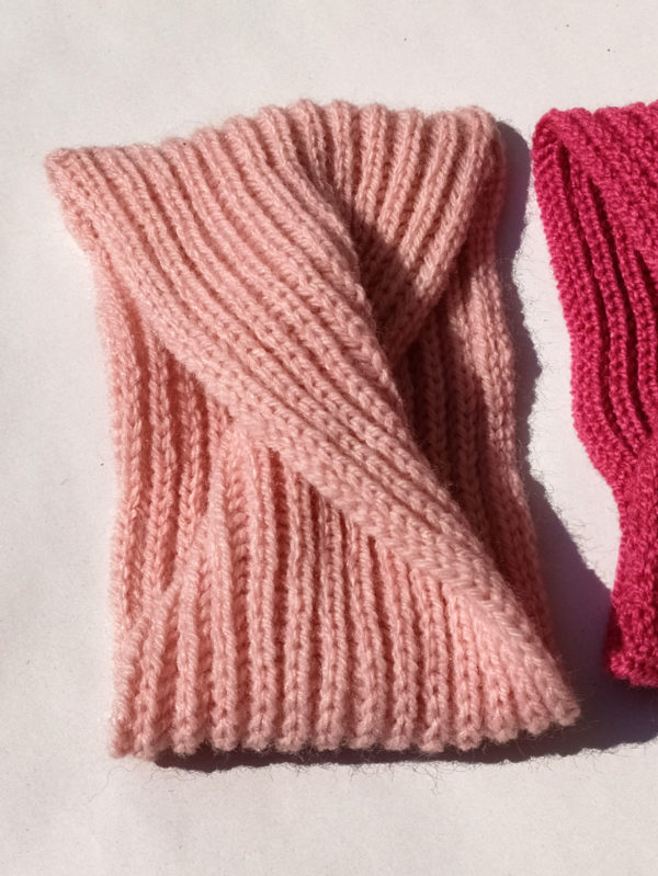 Headband, accessoire de coiffure crée par Charlotte Tricote.
