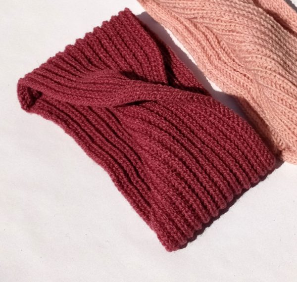 headband rose élastique, très pratique.