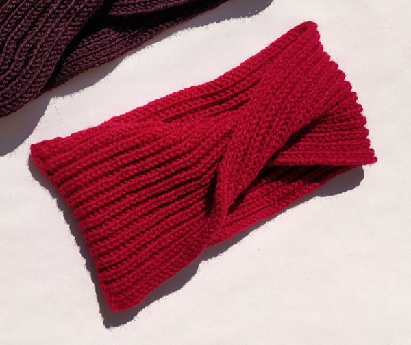 headband rouge agréable et doux.