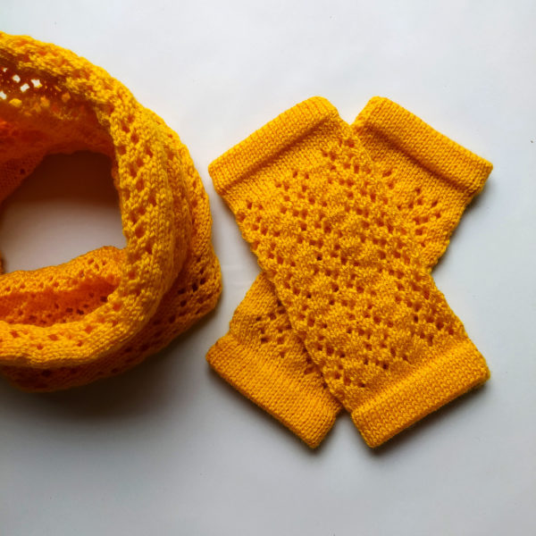 Mitaines originales, taille unique, inventé par Charlotte Tricote.